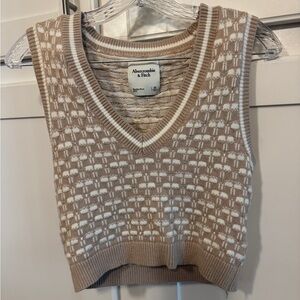 Abercrombie & Fitch Tan and White Patterned Vest